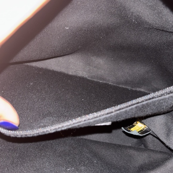 Excellent Chanel Paris New York Tote - Picture 7 of 15